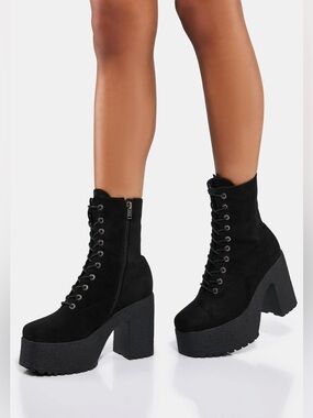 LAMODA AURA PLATFORM BOOTS SIZE 8